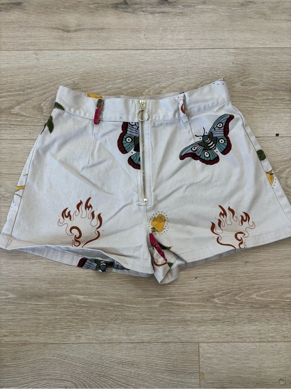 LENNI THE LABEL WHIMSY GOTH COOL GIRL RODEA SHORT